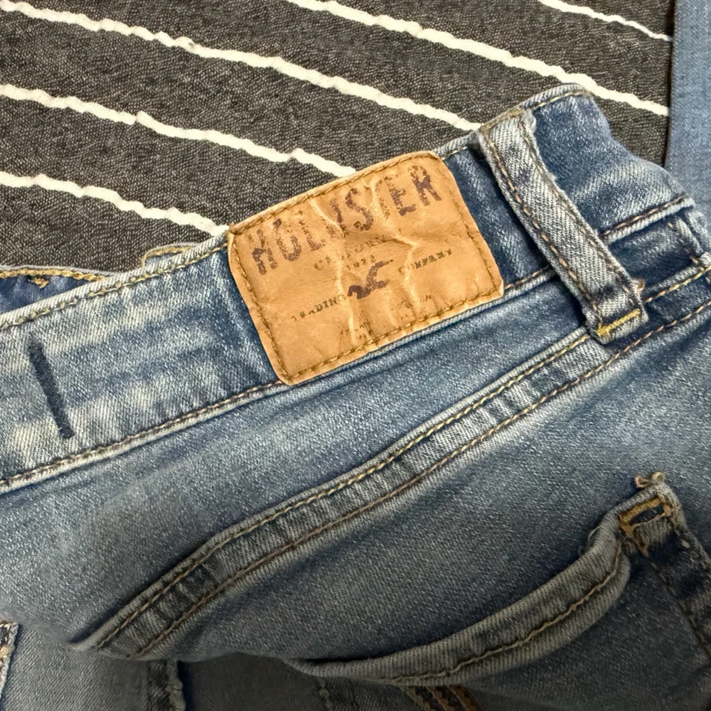 Hollister Skinny Jeans - Picture 2 of 5